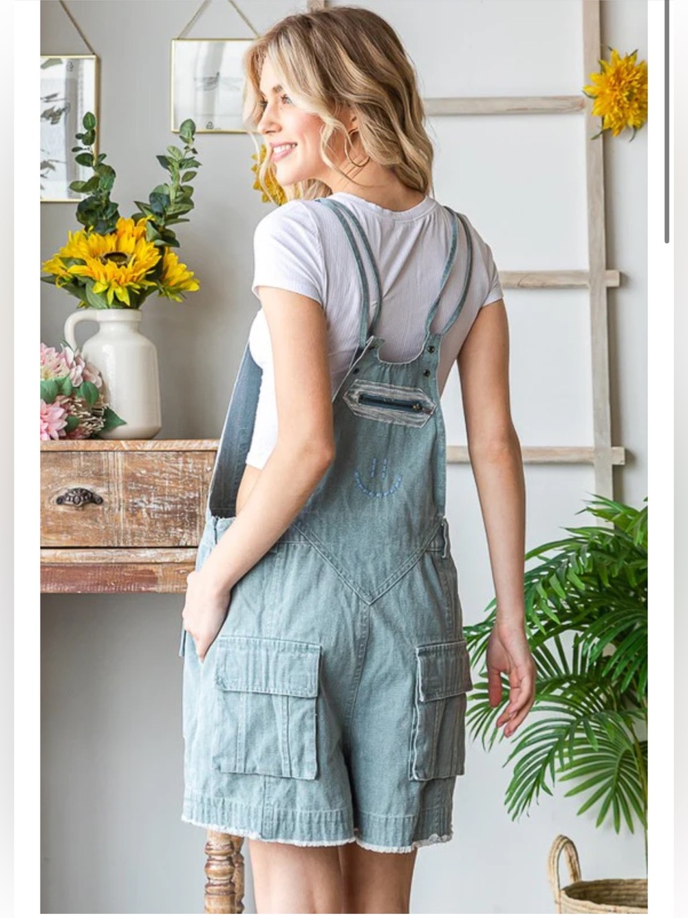 New: Oli & Hali Boho Mineral Washed Cargo Pocket Shorts Romper• Large - Picture 6 of 8